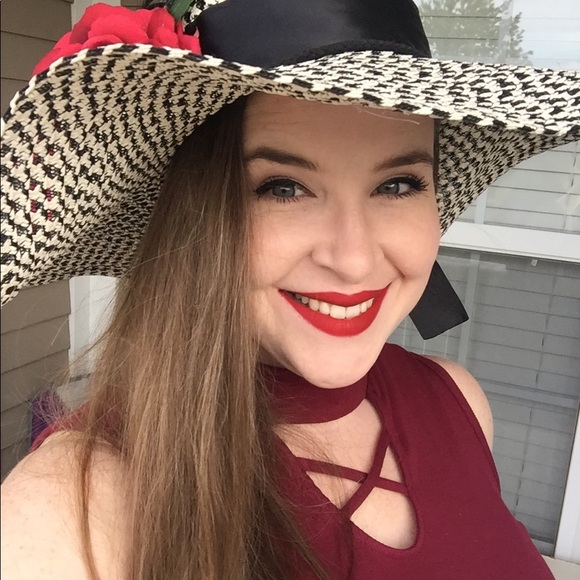 Meet your Posher, Kelly - Picture 1 of 1